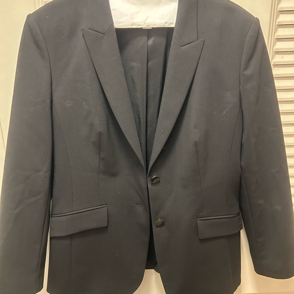 Classic Black Woman’s Hugo Boss Blazer